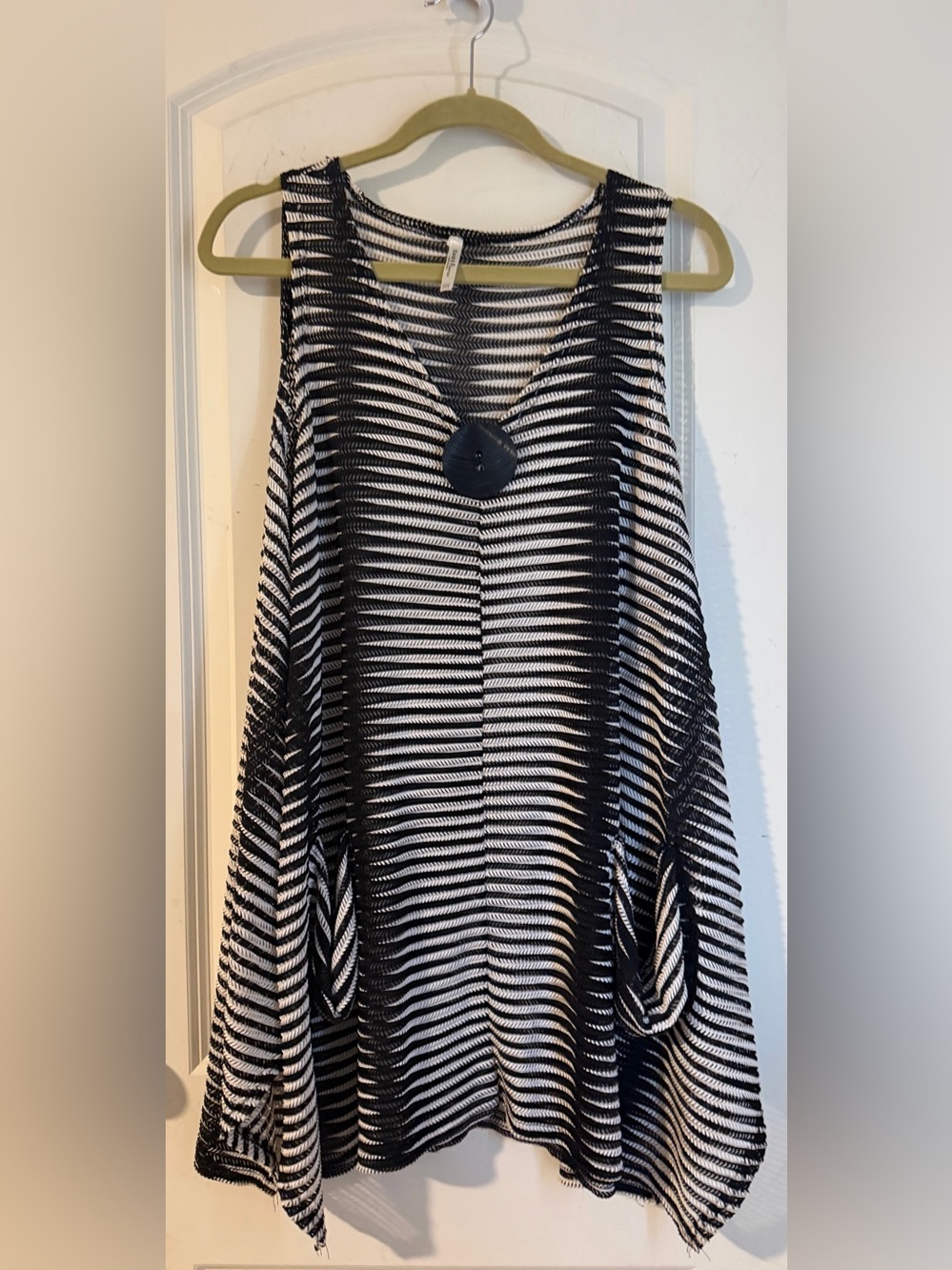 India Boutique Black and White Cover up Kaftan Front Pockets One Size beachy